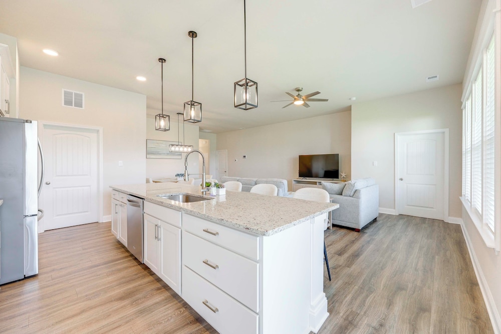 Recently Built Home w/ View, 3 Mi to Bethany Beach