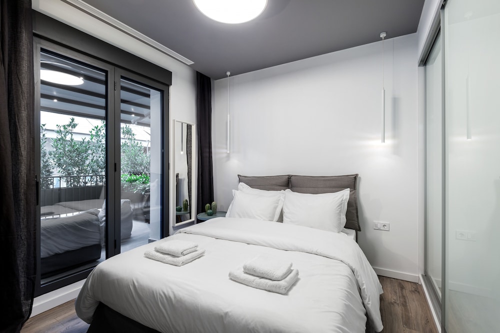 Elysan Urban Stays