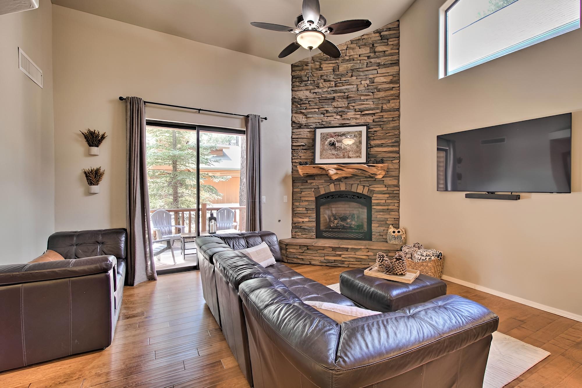 Home w/ Patio in Pinetop Crossing: Walk to Golf! view 5