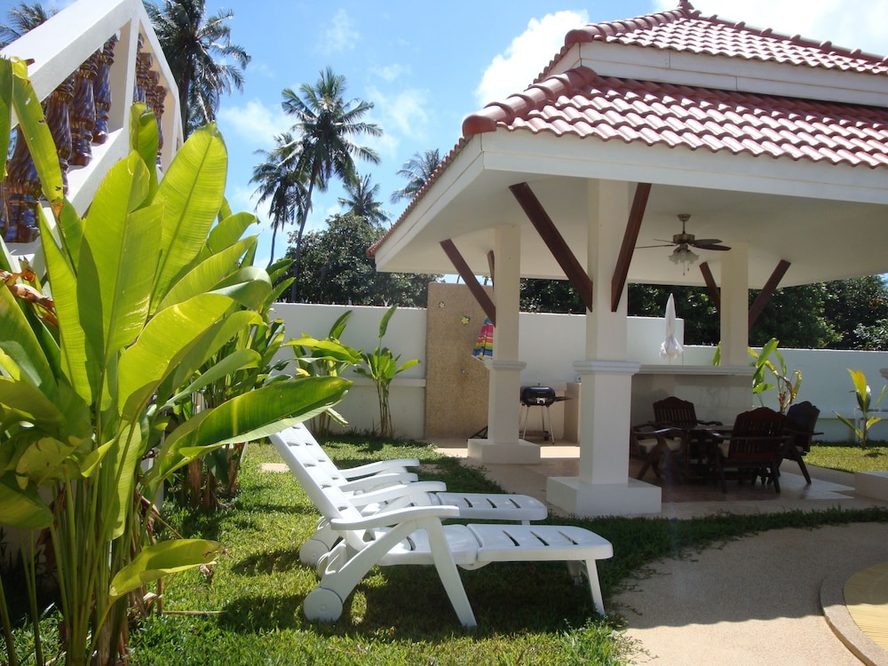 Baan Dork Bua Villa