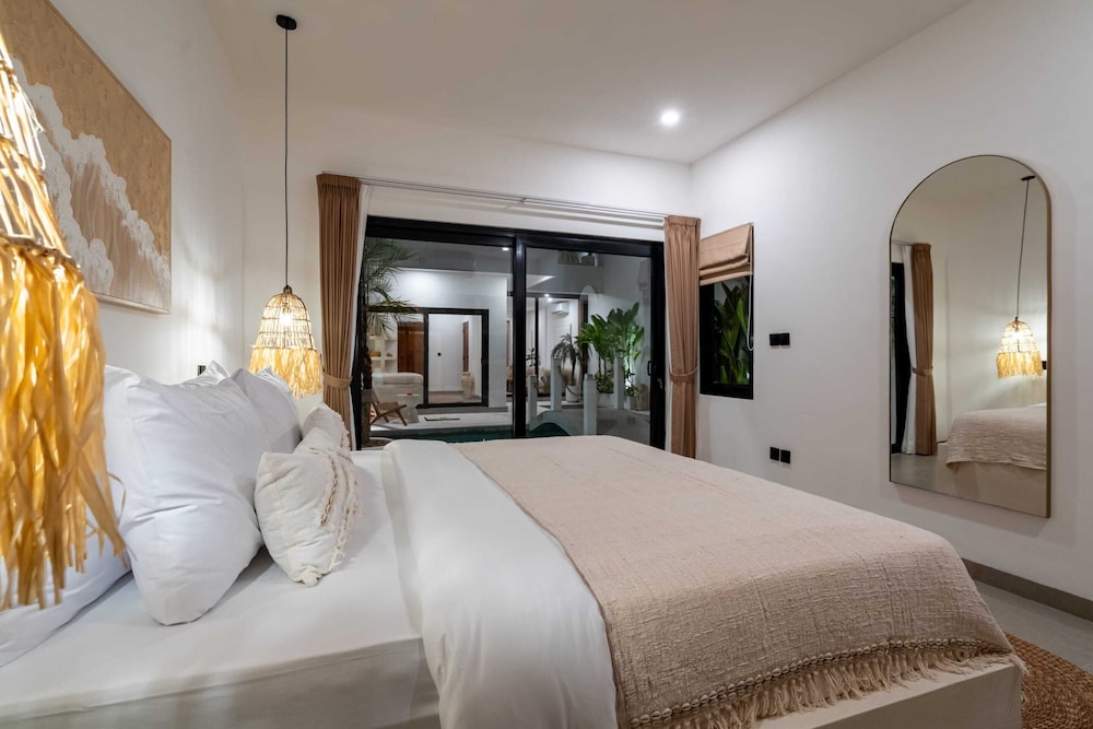 Villa Romance