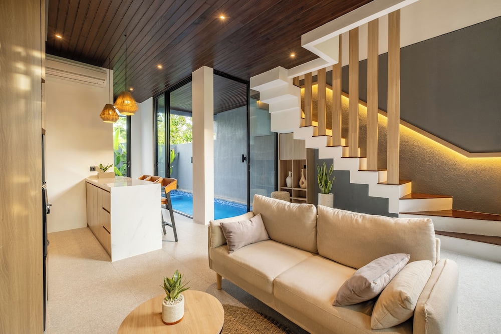 Private Pool Vila 8B Close Melasti Beach