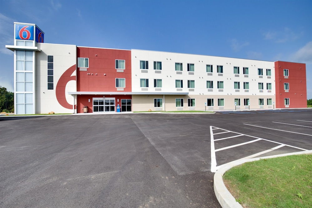 Motel 6 Poplar Bluff, MO
