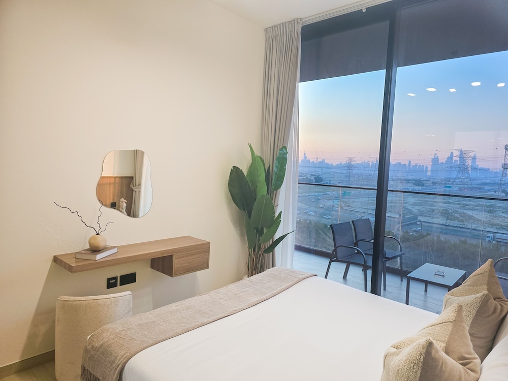 Easygo- Stylish 1bdr Binghatti Corner