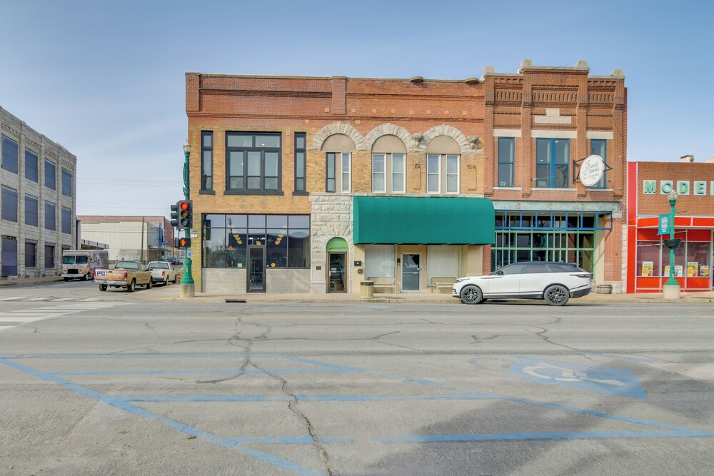 Loft-style Apt in Dtwn Monett: Pets Welcome!