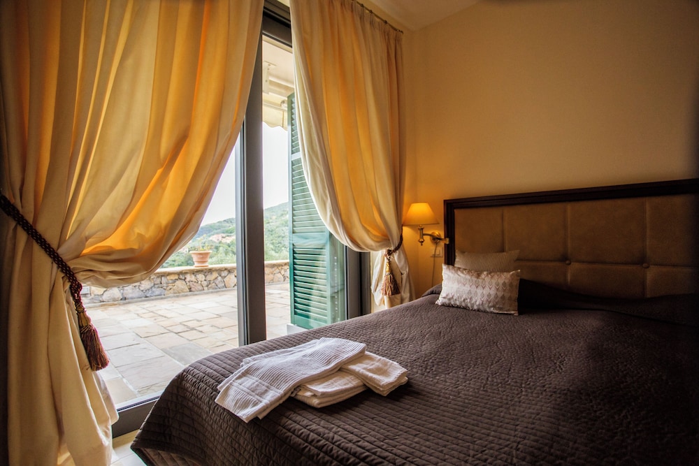 Mira-mare Apartments & Suites
