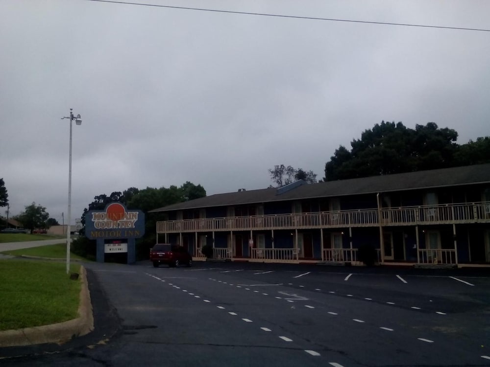 Mountain Country Inn
