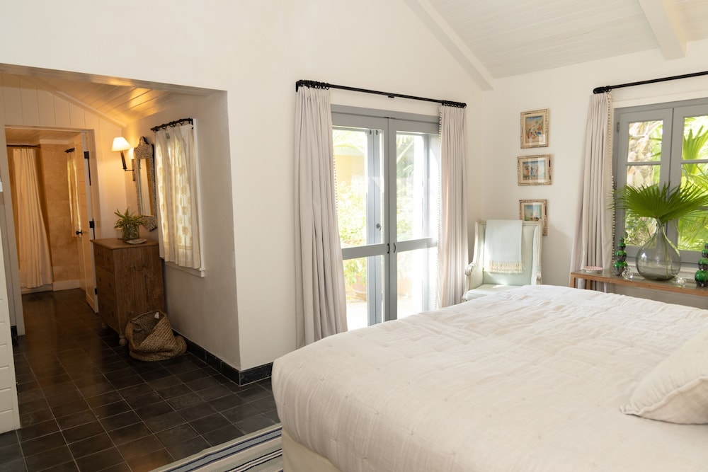 Beehive Harbour Island. Luxury Dream World On The Bay. Private D 5 Bedroom Home