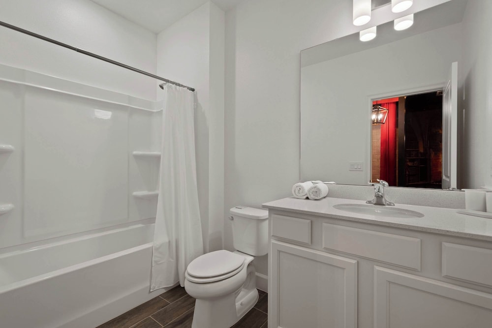 Magical 15-bedroom Villa Game Room, Theater & More!