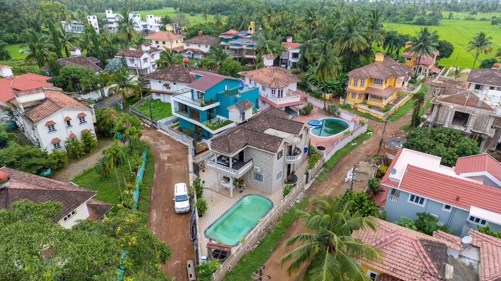 Villa Reverie 6 Bedroom Ultra Modern view 2