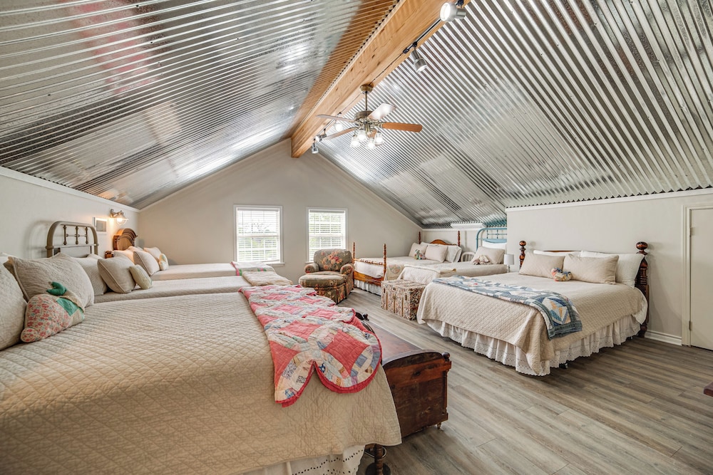 Tranquil Family Retreat: 4 Mi to Dtwn Winnsboro!
