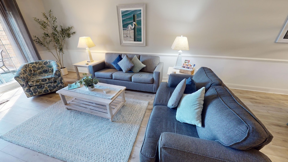 Magnolia Pointe Luster Leaf 4861-104 3 Bedroom Condo