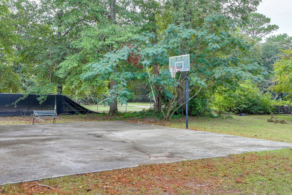 Backyard Oasis w/ Pool: Sunny Sumter Studio!