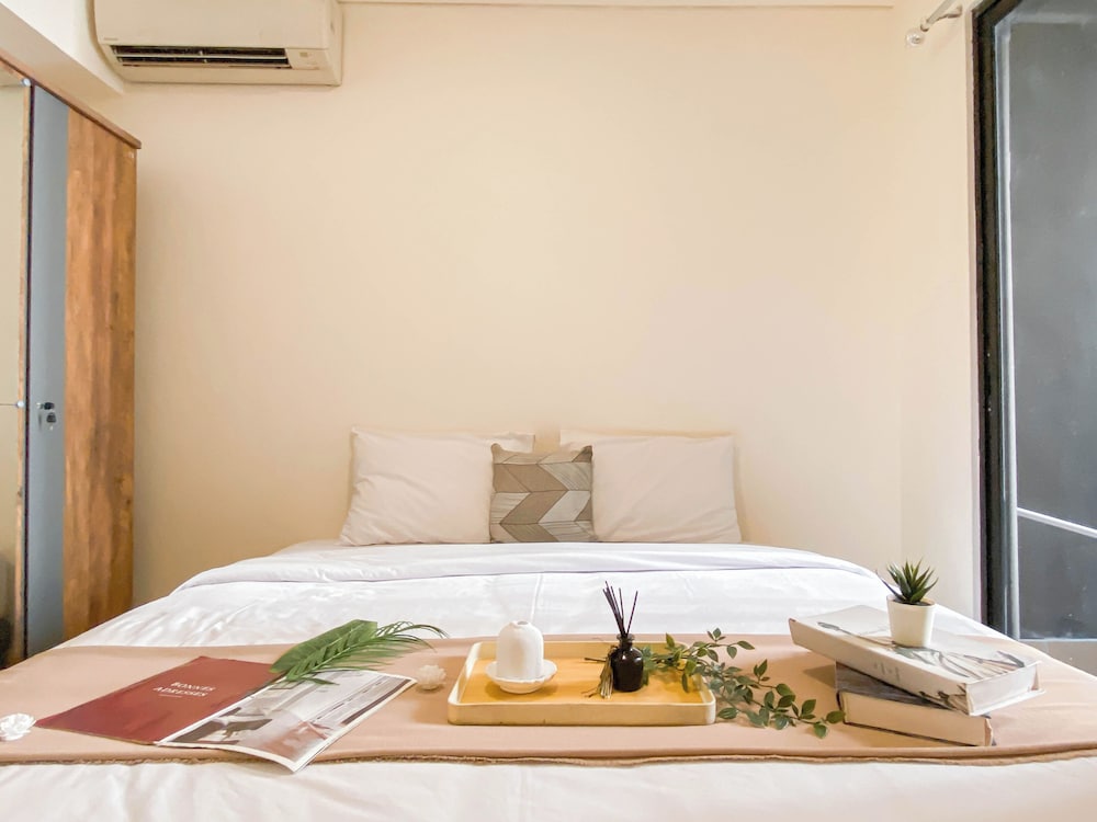 Basic 1Br With Extra Room At Meikarta Apartment