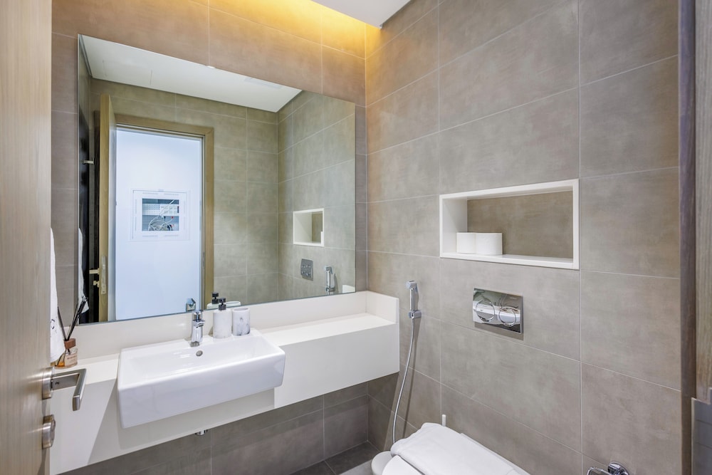 Charming 1BR Apt - Near Downtown Dubai