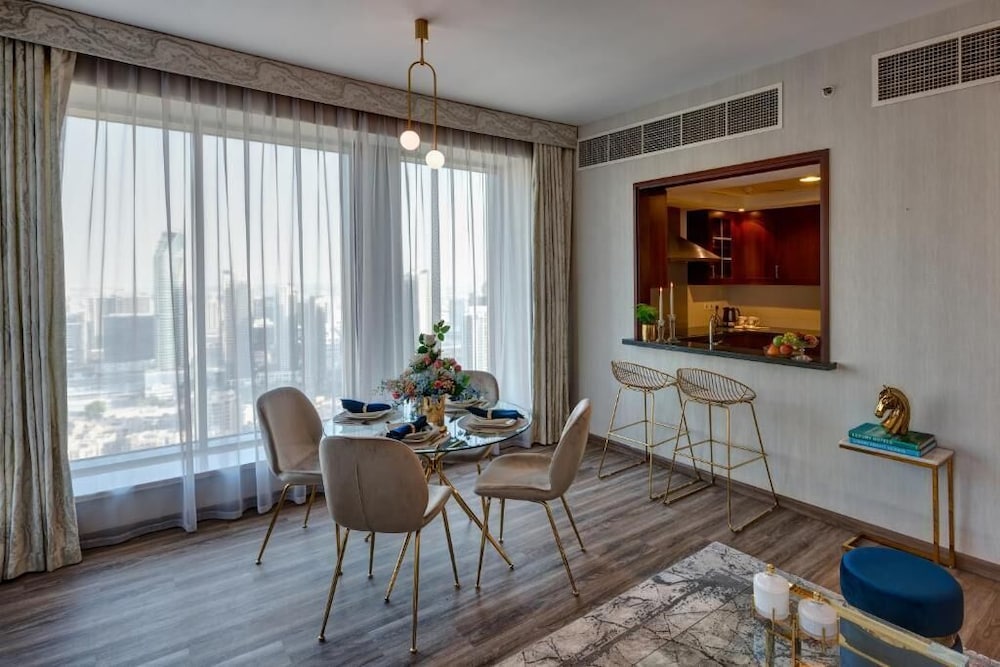 Durrani Homes - Designer 2BR Apt with stunning Burj Khalifa and Fountain View
