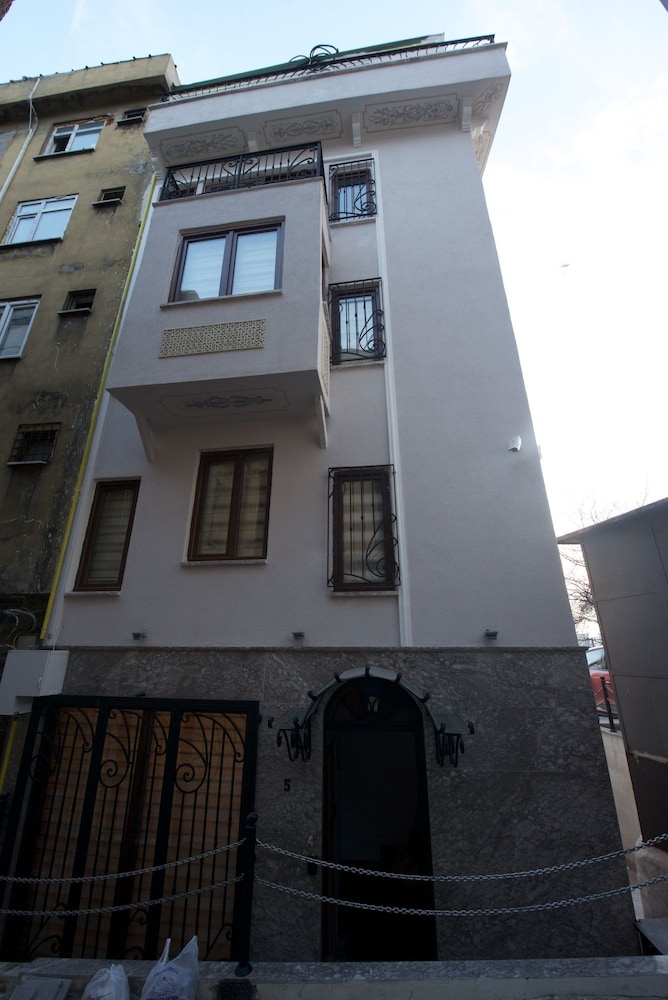Galatolia Suites - Image 5