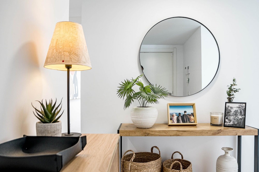 RI B2a- Relaxed Modern Flat in Benahavis