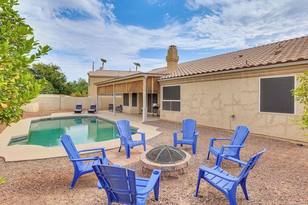 Fenced Backyard Oasis: Pet-friendly Avondale Home