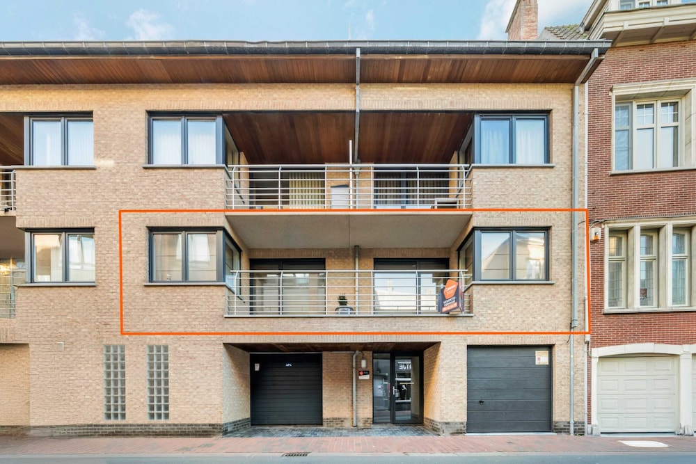 Luxury 4-bedroom Apartment With Large Terrace