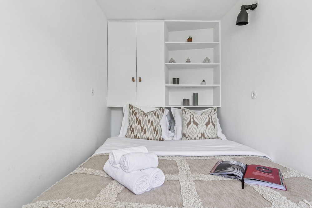 Cozy 1BR Flat in the Heart of République
