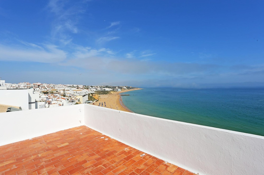 V 02 - Apartment 2 in Seacliff Albufeira
