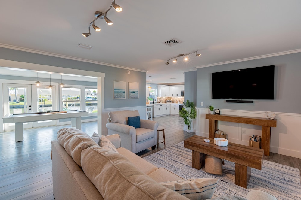 High Tide Hideaway
