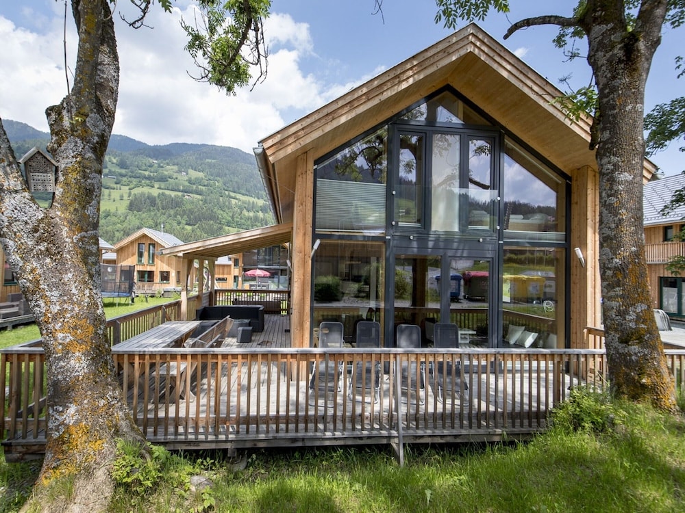 Majestic Chalet With Sauna