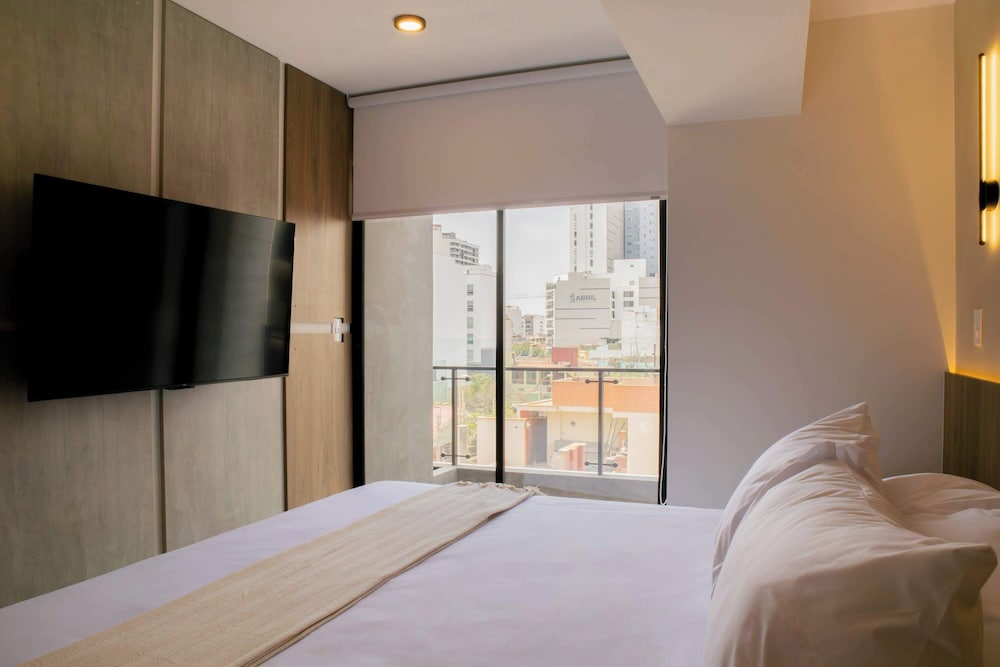 w Modern Cozy 3BR w Terrace in Miraflores