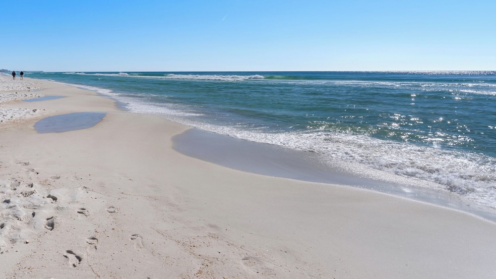 Beachside Stay w/ Pool & Beach Access + Free Attraction Tickets!