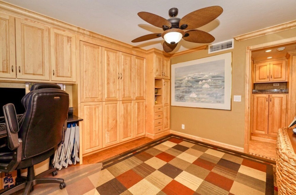 Caper Beach Club 1005