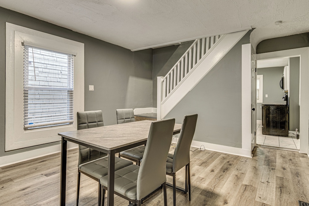 2 Mi to Mass Ave: Convenient Townhome w/ Yard!