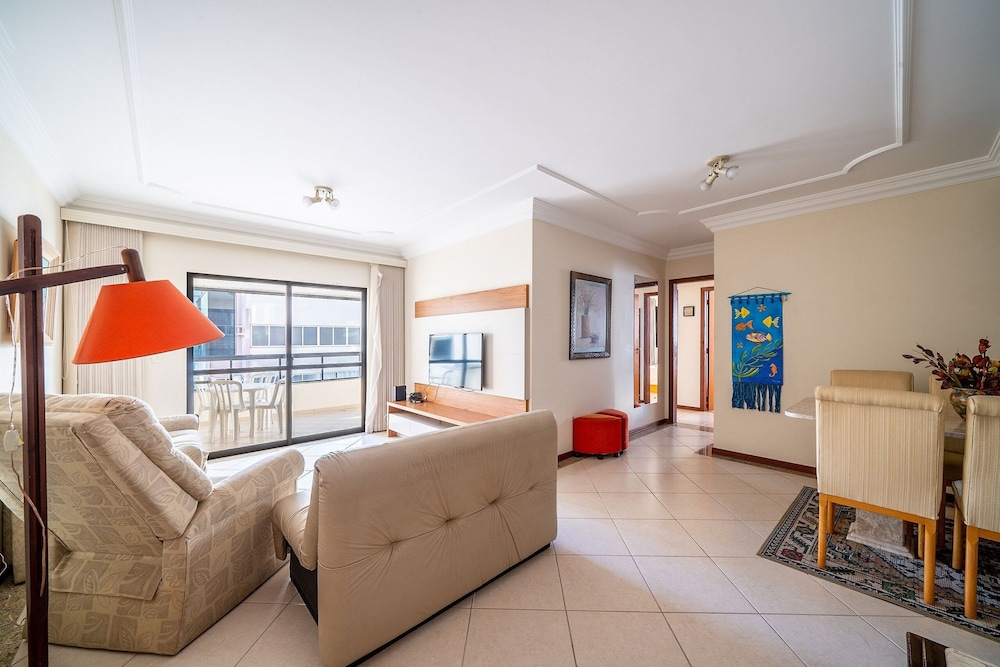 Sea View Apartm. 130m From the Beach in BC Esa901