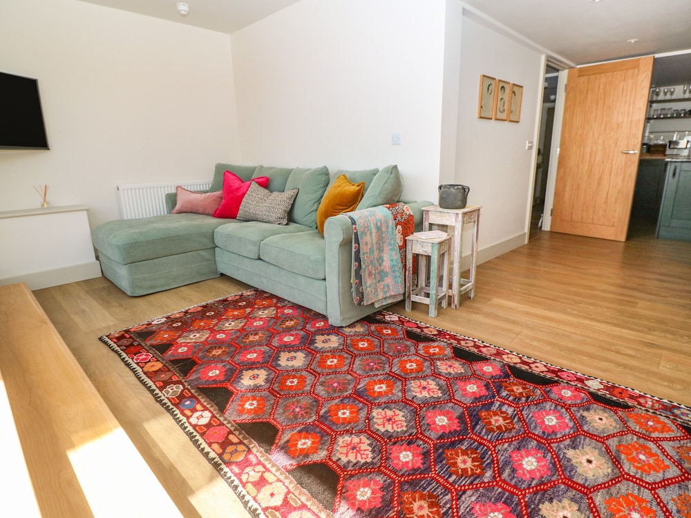 16 Arwenack Street