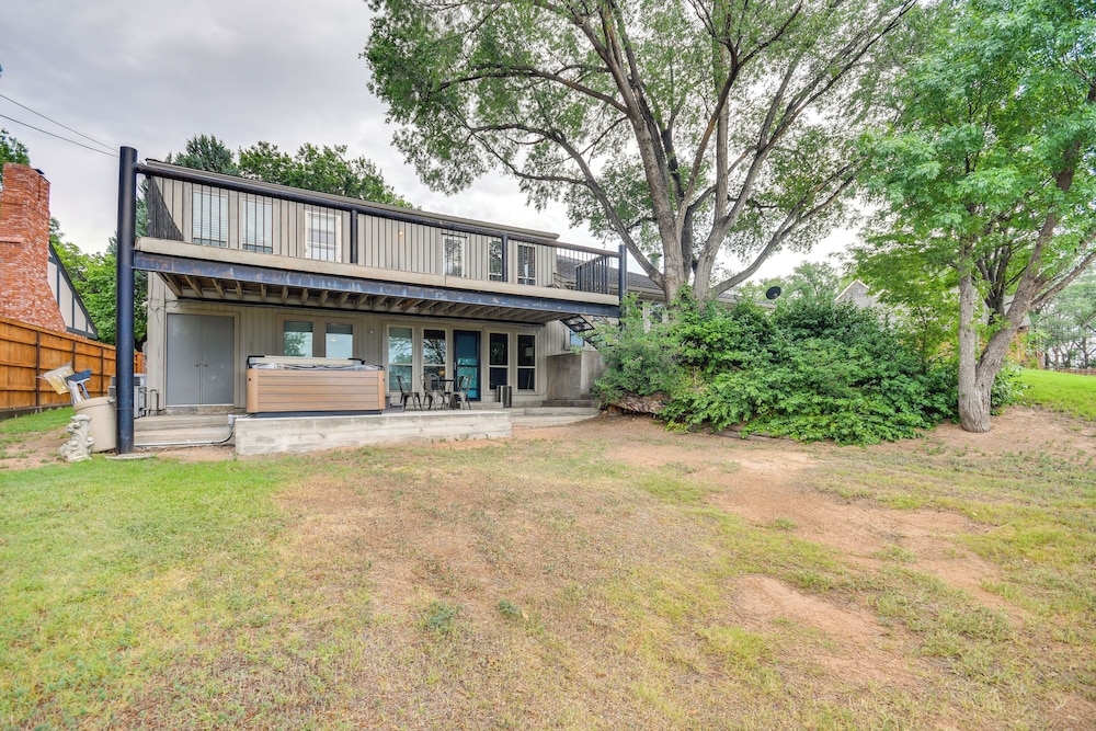 Remote Texas Retreat: Hot Tub, Deck, Grill! view 3