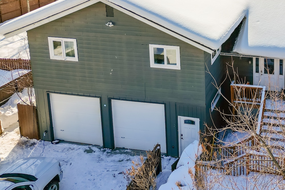 2 Mi to Dtwn & Pioneer Park: Fairbanks Studio! view 3