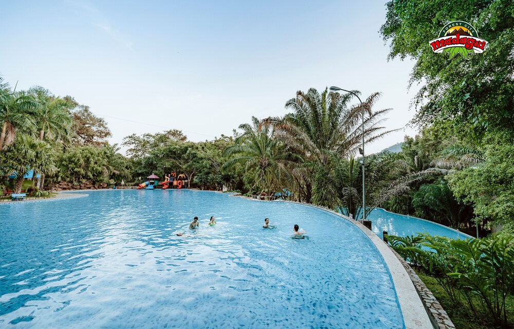 Hotel Madagui Forest City - Image 1
