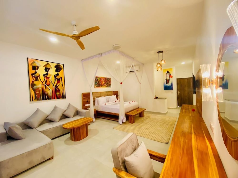 Royal Mandarin Hotel & Resort