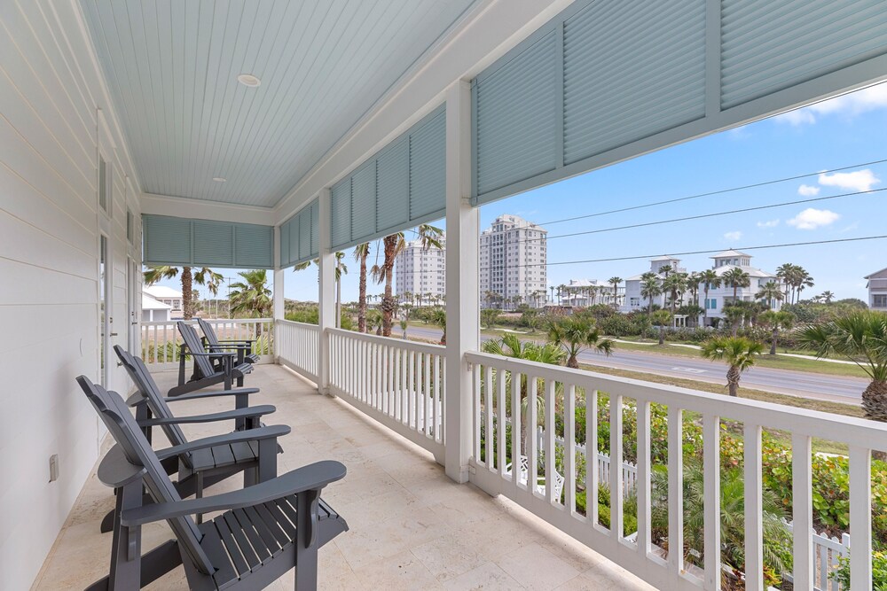 Kiskadee - Private Beachhouse Wih Pool 3 Bedroom Home by RedAwning view 2
