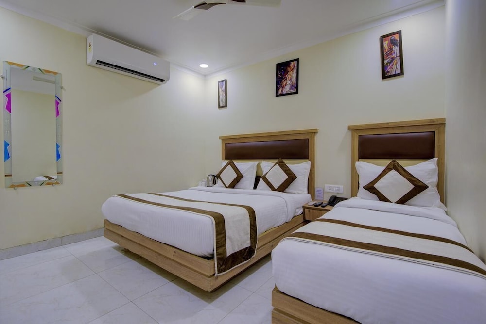 Hotel Amar International