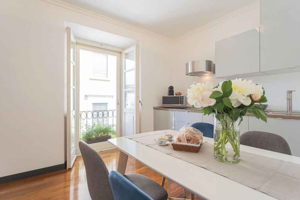 Lake Holiday Como by Rent all Como