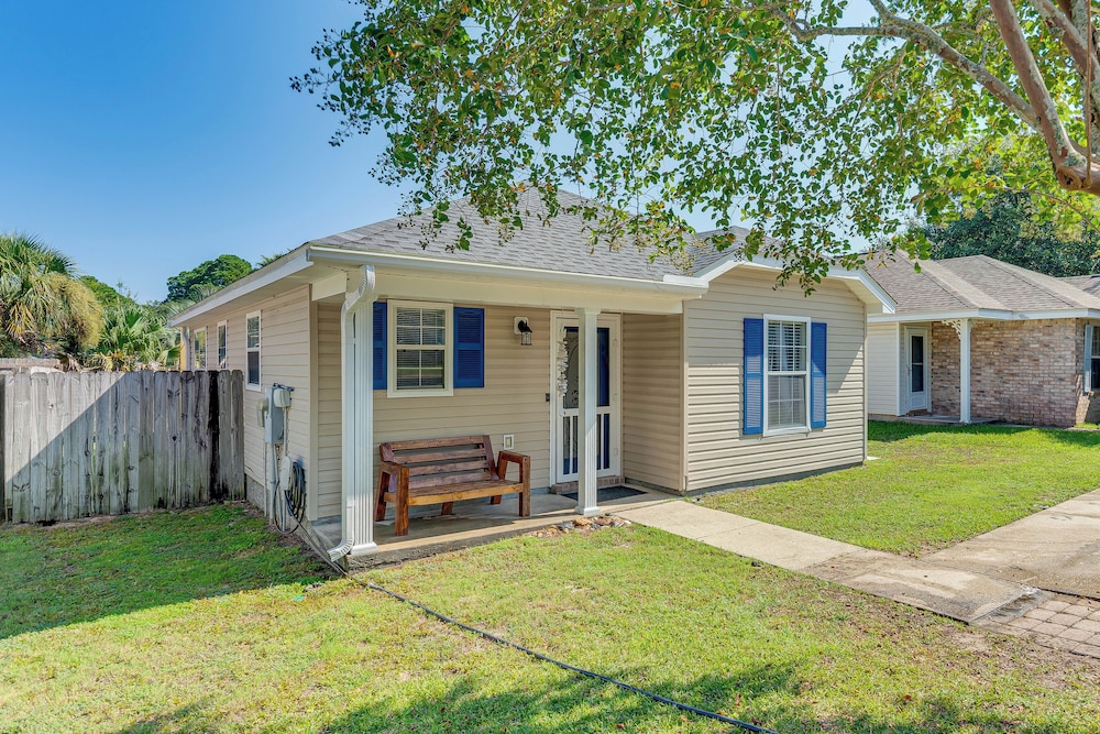 3 Mi to Beach: Quiet Gulf Breeze Gem Near Dtwn
