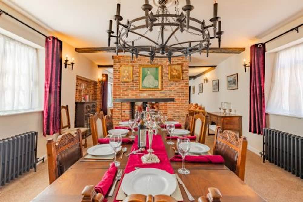 Host Stay Dragons Rest