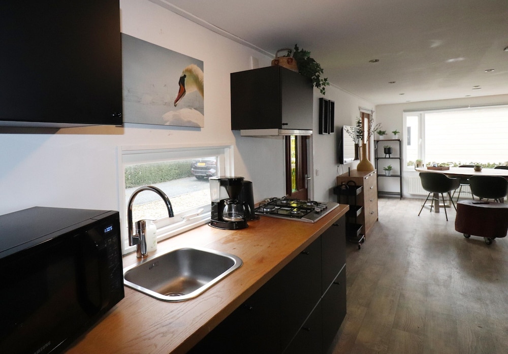 Atmospheric Chalet Near the Wadden Sea