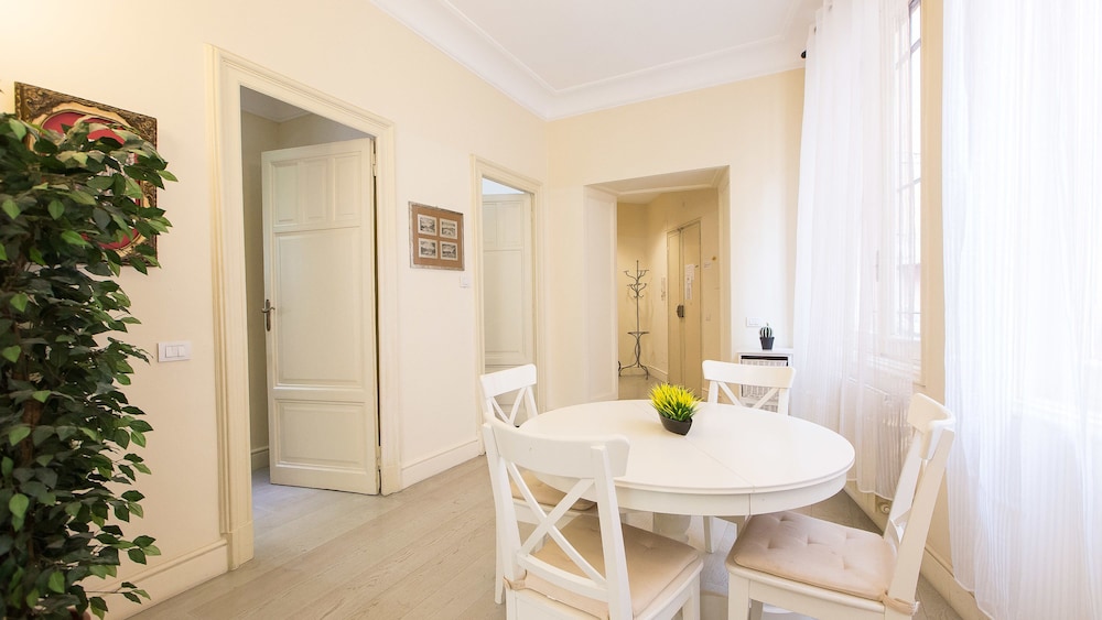 Rental in Rome Augustus Terrace Deluxe