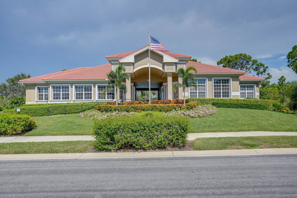 Fort Myers Vacation Rental w/ Pool Access!