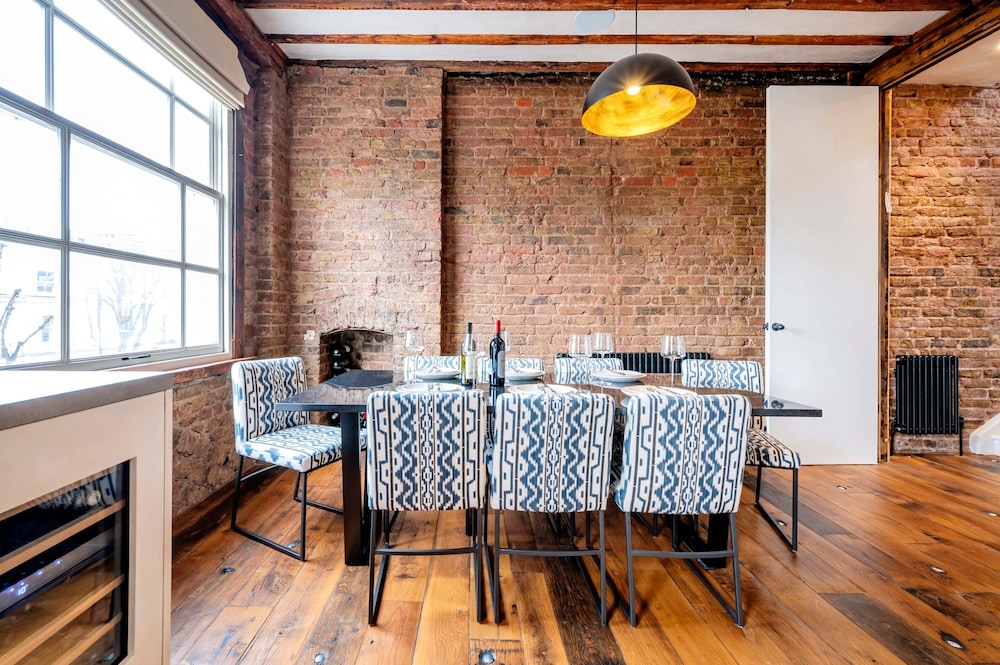 Long Term Stay- Notting Hill by Out of Office Lifestyle
