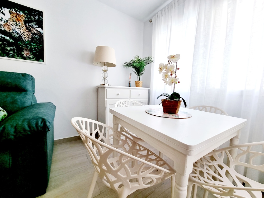 Modern and Cozy Apartment Just Steps From Los Locos Beach