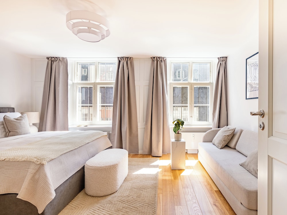 Sanders Regent - Bright 1 Bdr Apt