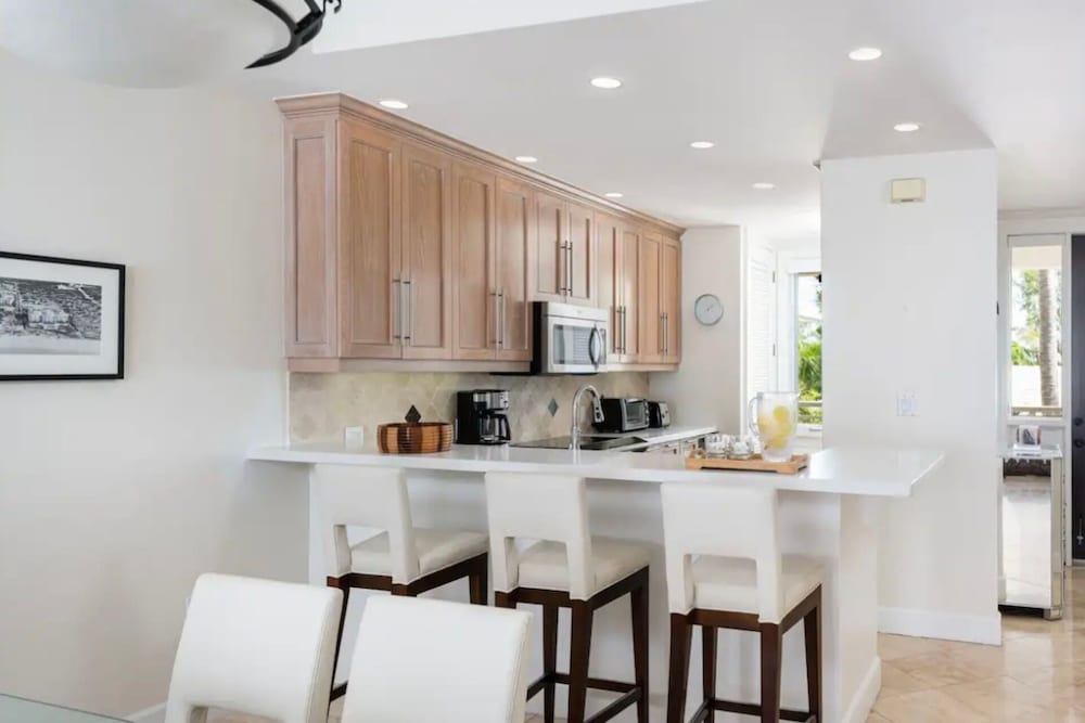 Great two-bedroom apartment Grace Bay view 3
